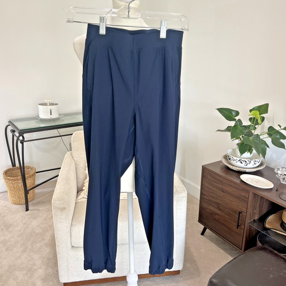 Lululemon Pants - Lululemon Women's Lightweight Joggers Navy Size 2 Zip Ankle Pockets Nylon Wickin
